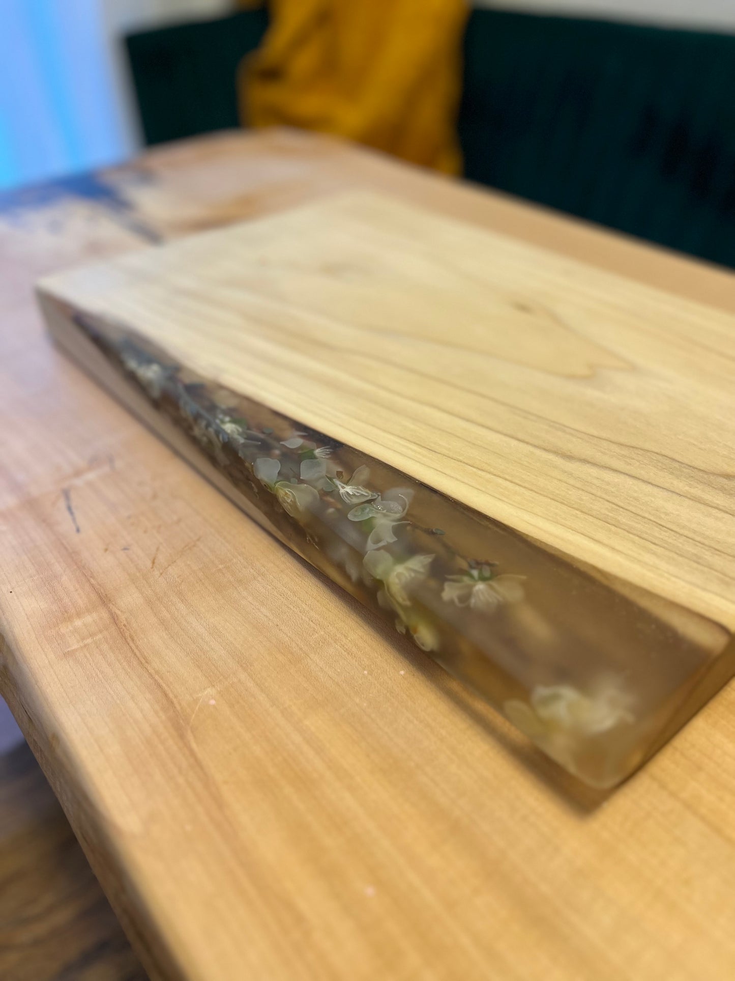 Suspended flower & wood serving tray