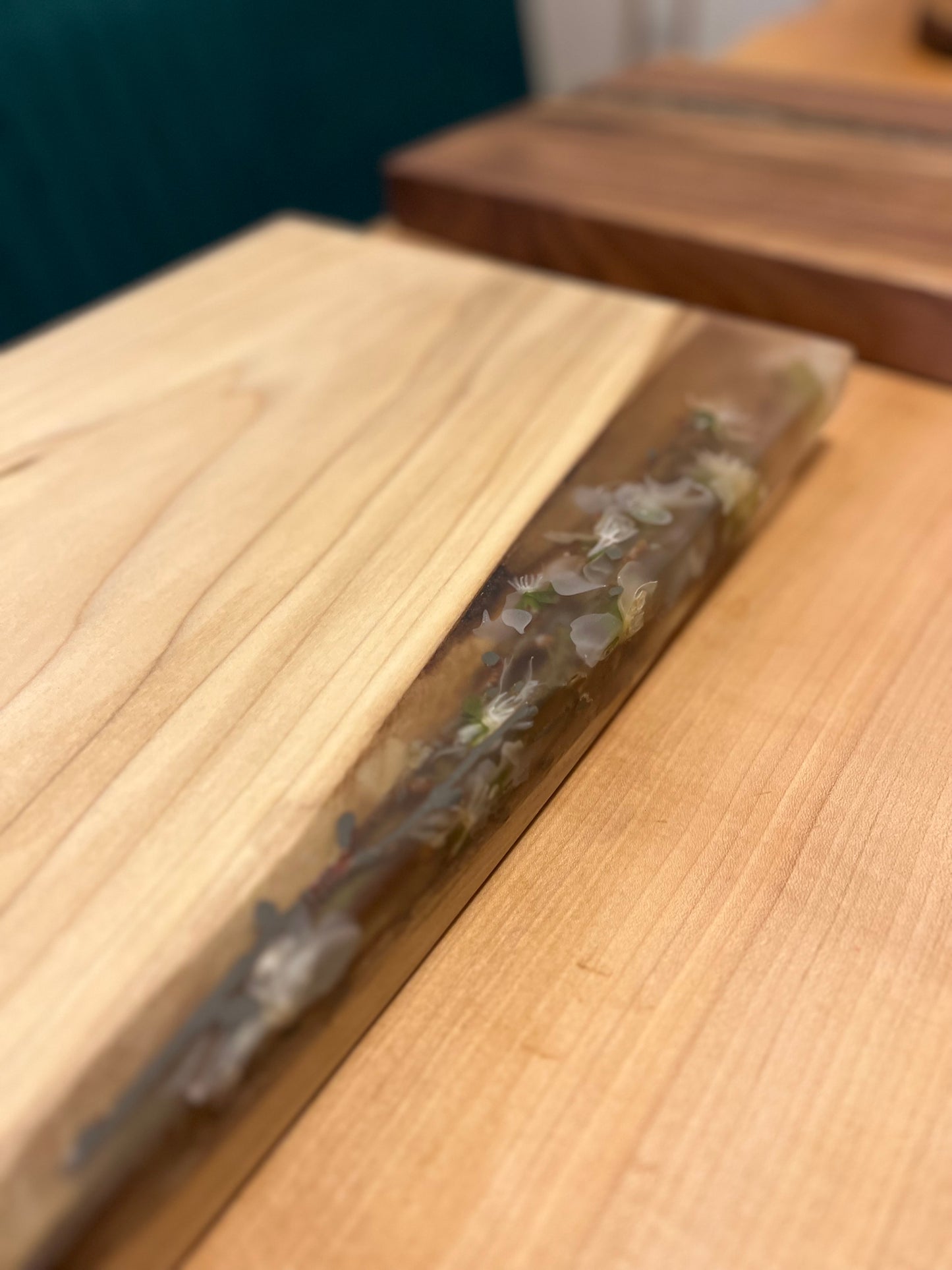 Suspended flower & wood serving tray
